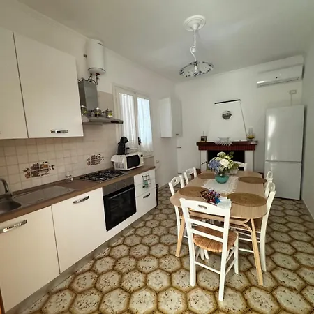 Apartment Lucia Leporano